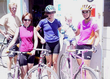 Jenny and her scorchin' buddies with their fixed gear bikes