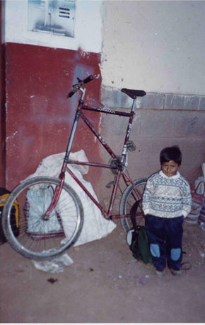 Tall Bike in Peru: Kid and bike